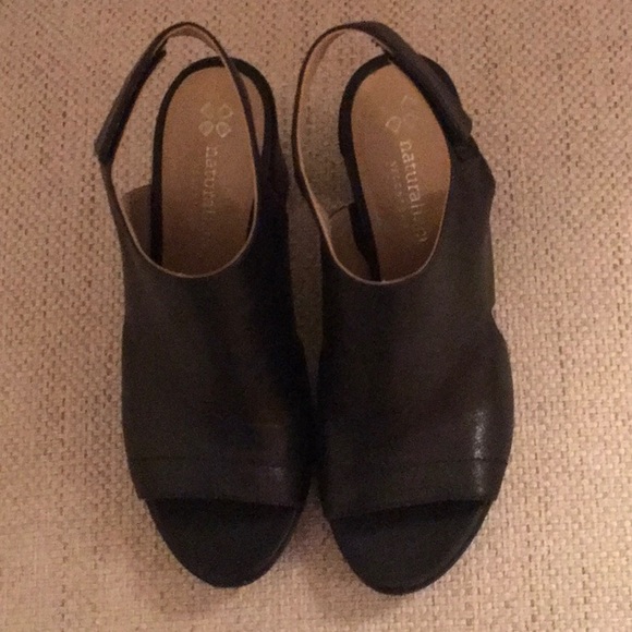 Naturalizer sandals. Black leather. - Picture 3 of 7